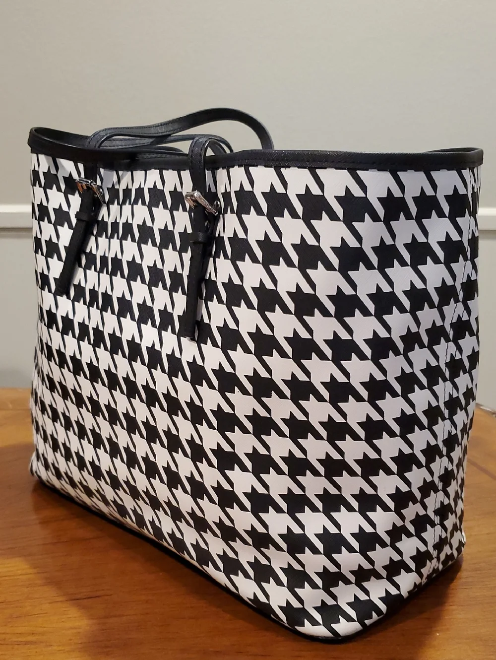 Michael Kors Large Jet Set Travel Tote Houndstooth